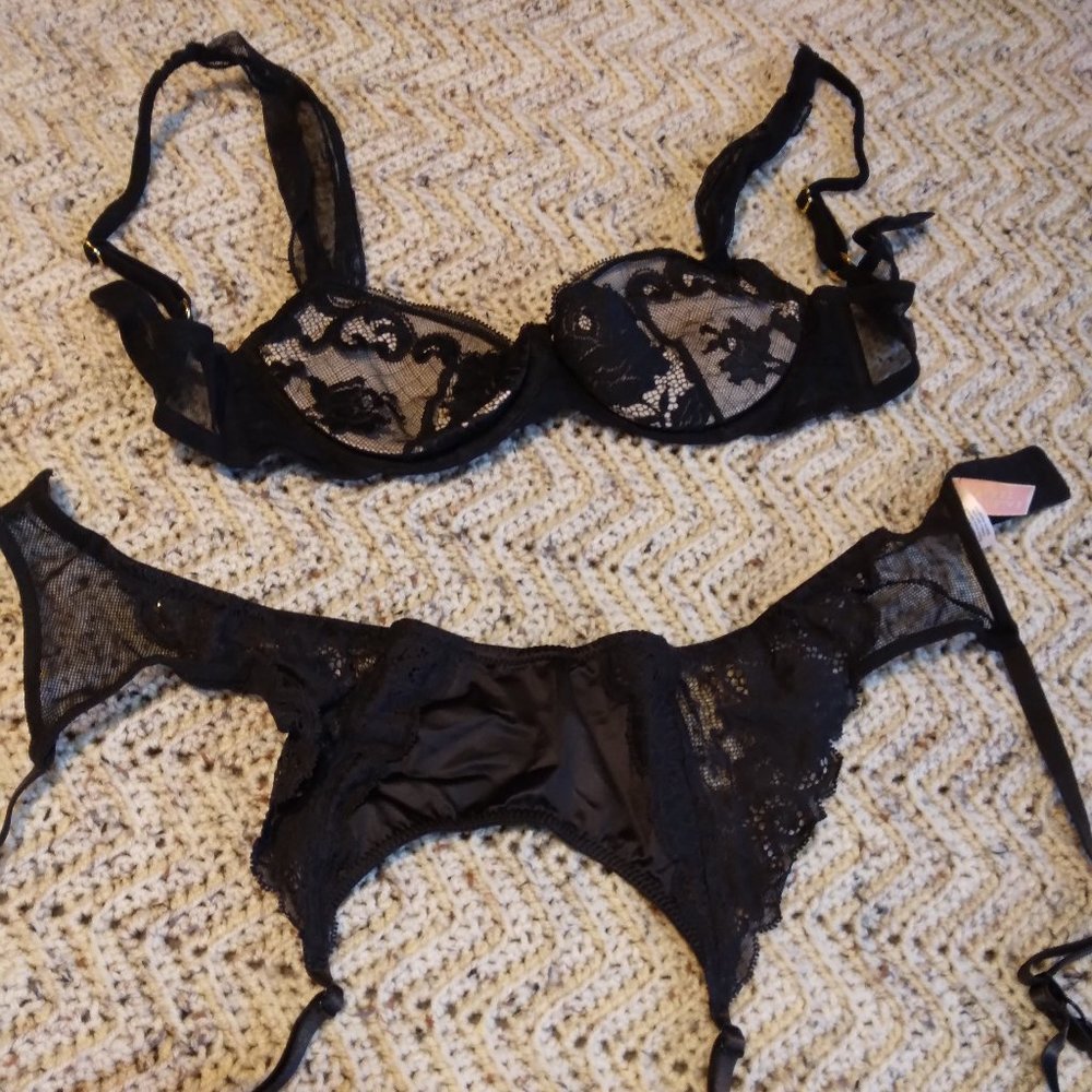 Bra, garter belt, thong set